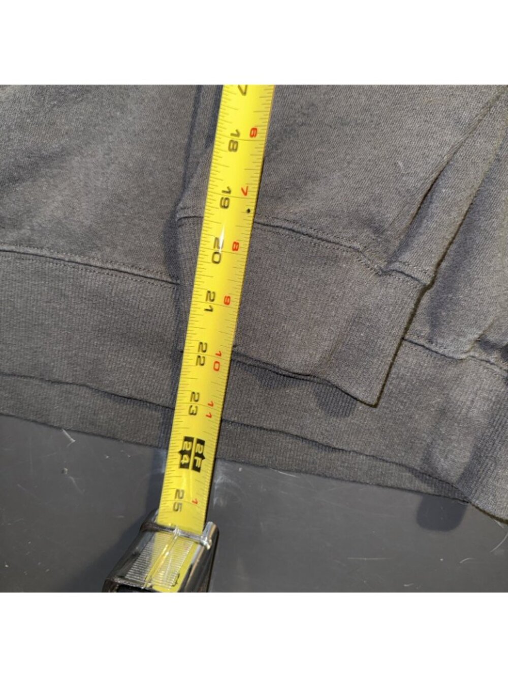 Queen Gold Crest Graphic Sweat Shirt Large XXL Gray Official Merchandise SPOTS - Picture 12 of 12